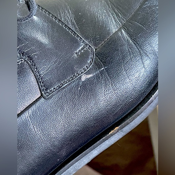 These Bruno Magli shoes come with original box and dust bags. - Picture 12 of 13